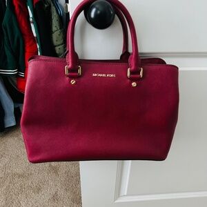 New Michael Kors Savannah Cherry Leather